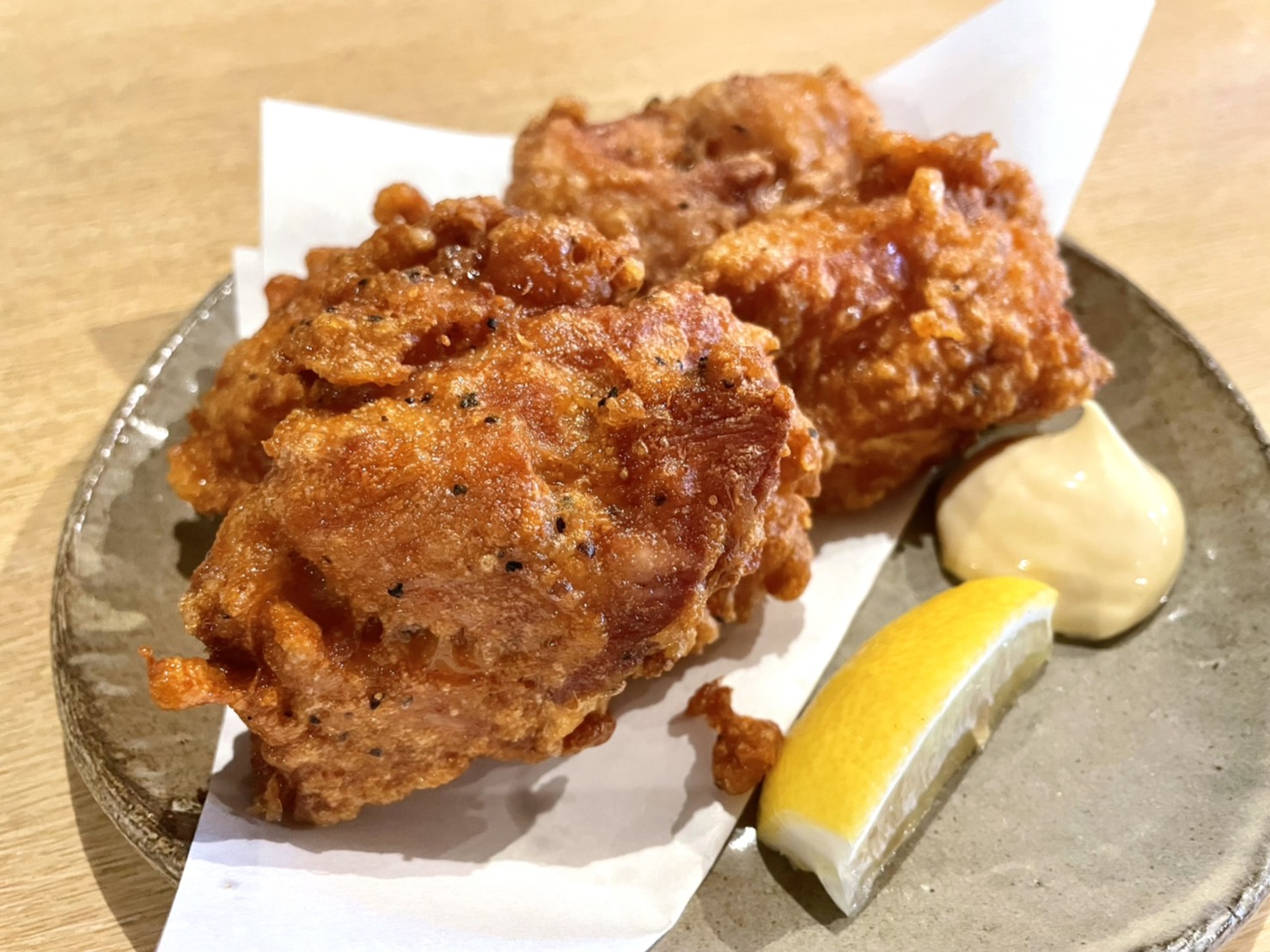 居酒屋ばんざい｜ジューシー唐揚げと大きな焼き鳥！