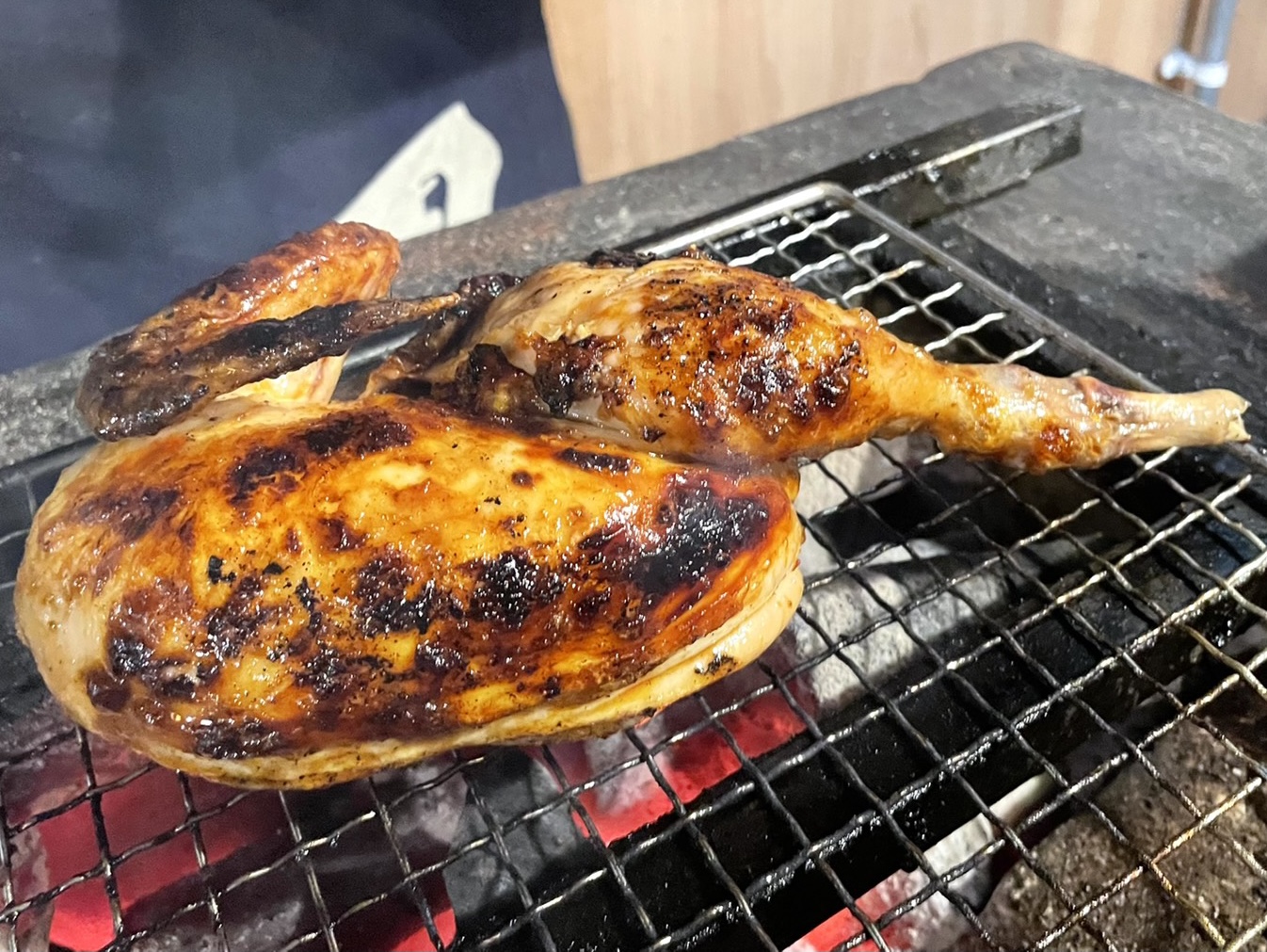 炭火焼鳥まんまる｜こんがりジューシー新子焼き！